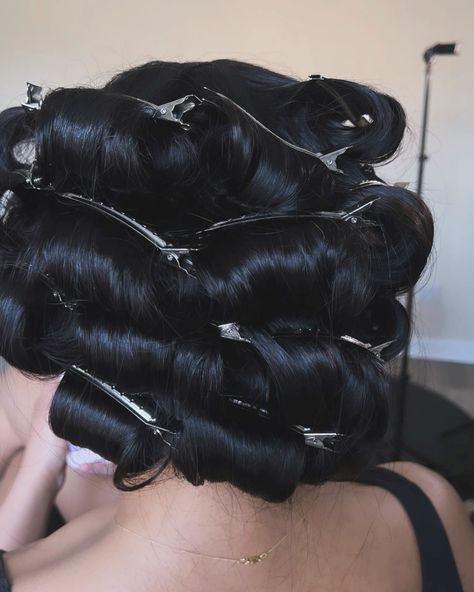 Ready-to-Wear Pin Curls